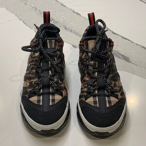 Burberry Black and Brown Plaid Men's Sneakers Sz 39EU Worn Once